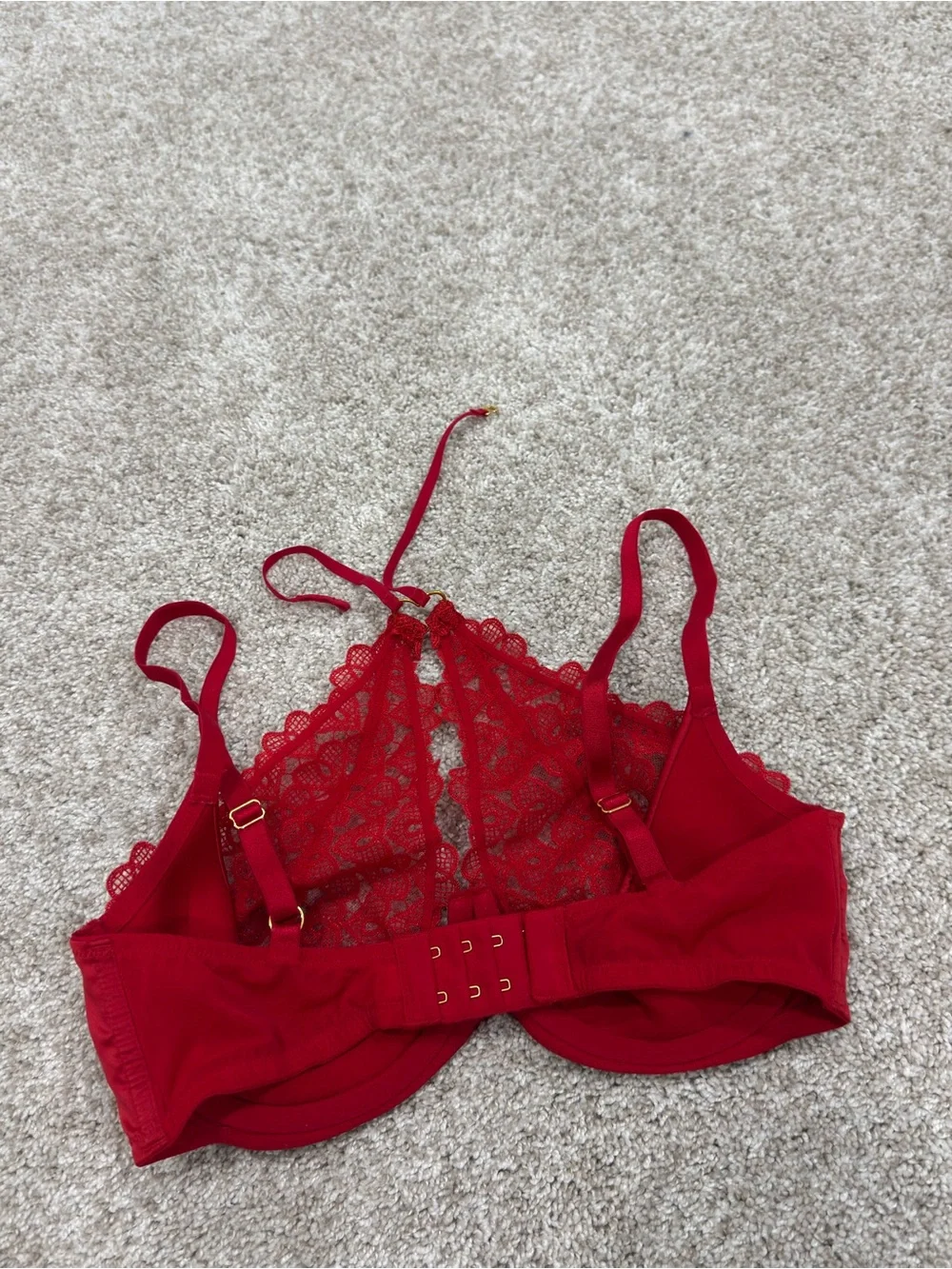 NWOT Victoria's Secret Valentine’s Day Lace Halter Bralette with Heart Details